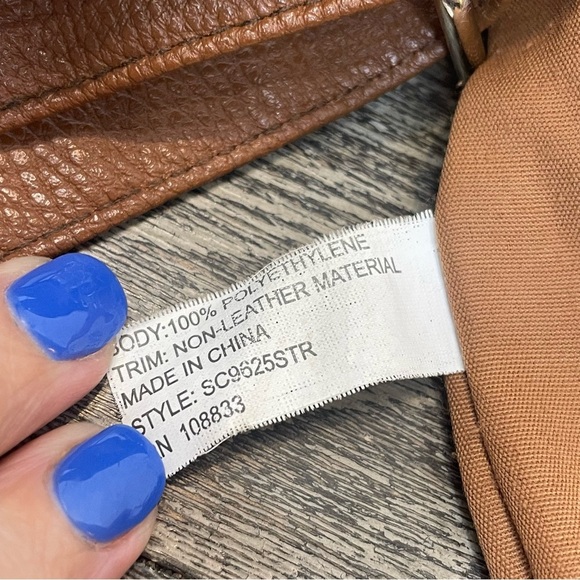 Brown Chevron Crossbody Bag. Weaved purse. Ink stains interior pocket. Pre-own. - Picture 9 of 12